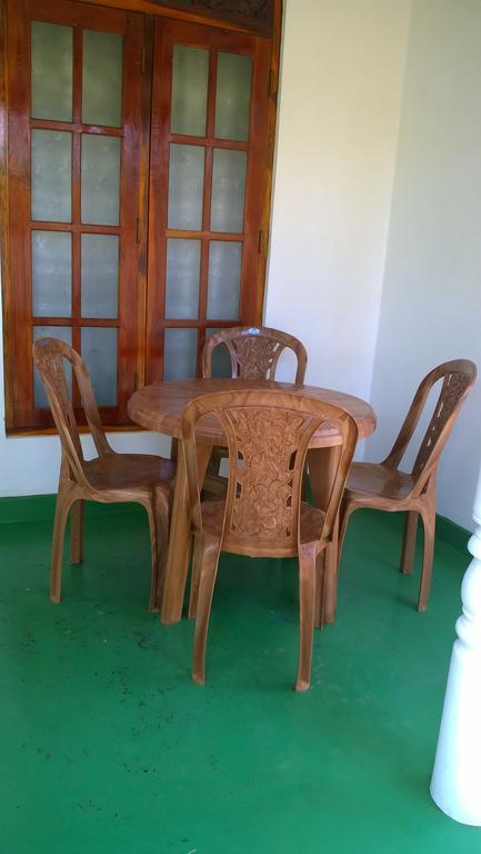 Private Beach House In Mirissa Esterno foto